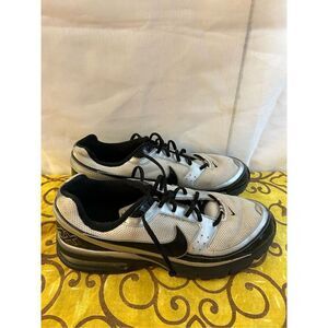 Nike AirMax mens sneakers 13 (3-14-07) scuffs, discoloration